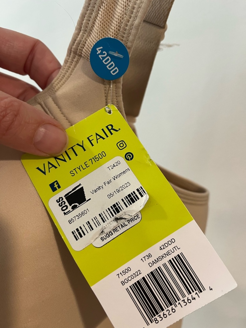 Vanity Fair Nude Seamless Wireless Bra - Picture 3 of 5